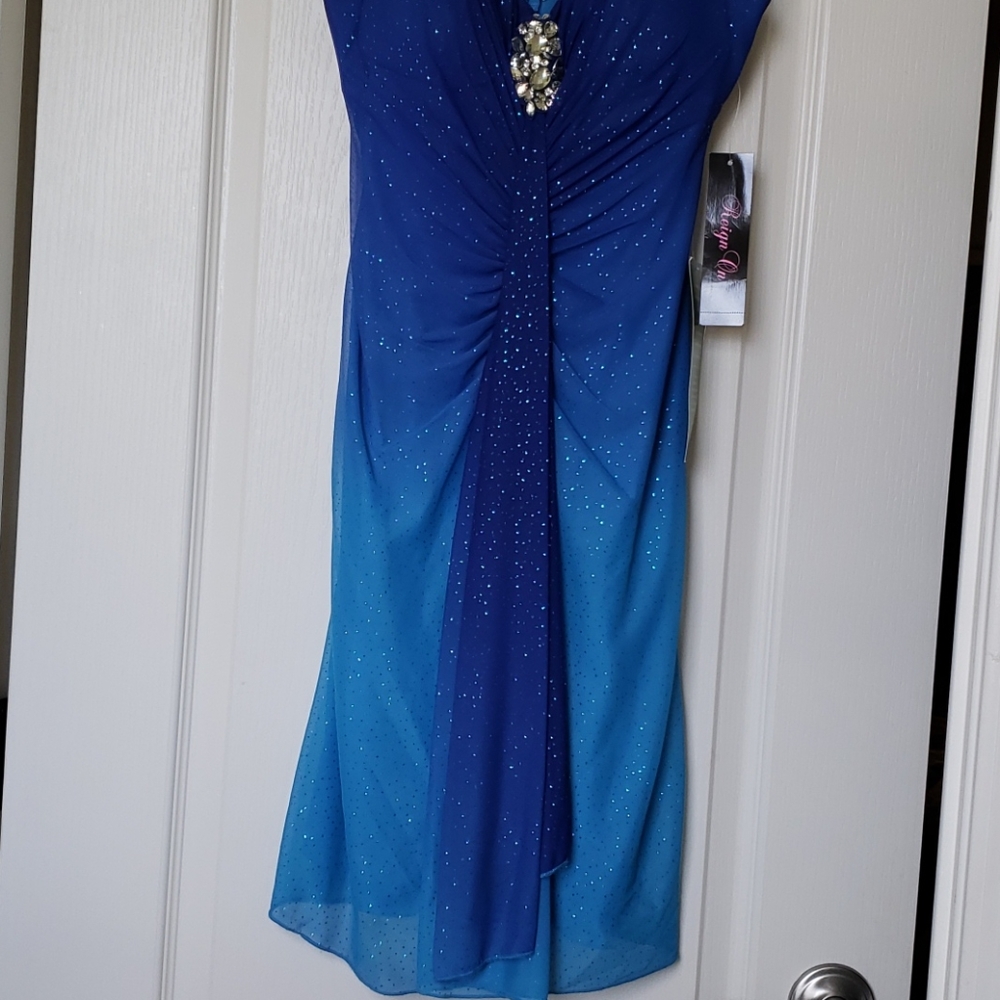 Dress - Picture 2 of 5
